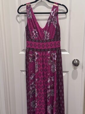 White House Black Market Pink Floral V-Neck Maxi Dress